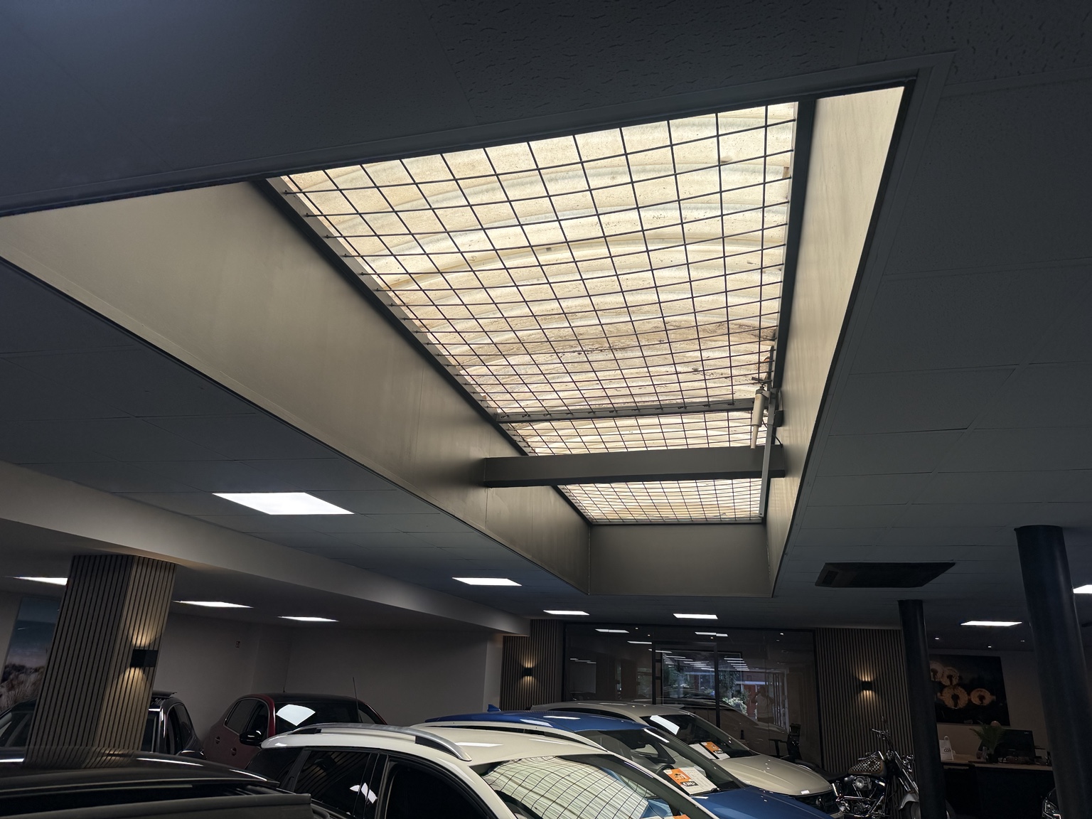 Showroom met lichtstraat